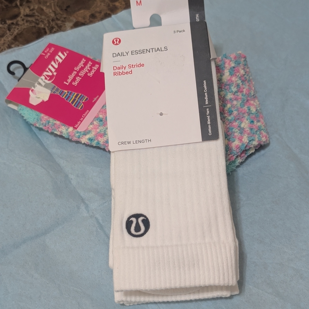 lululemon athletica Medium White Crew Length Socks - 3 Pack & Slipper Socks😍